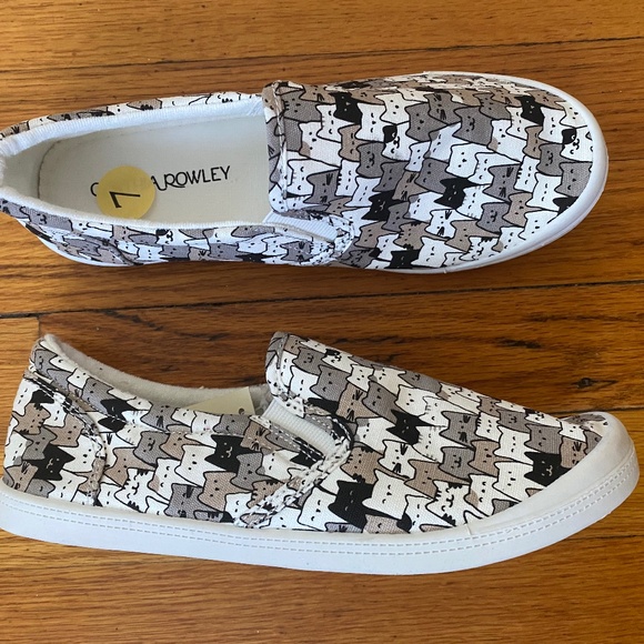 NEW Cynthia Rowley CAT print sneakers, Size: 7, Color: B/W - Picture 2 of 6